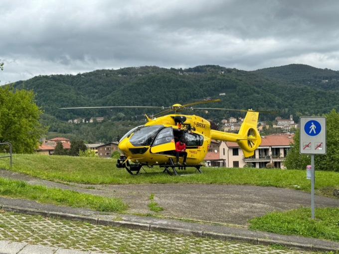 Accendono la macchina per andare a fare colazione, ma il mezzo esplode