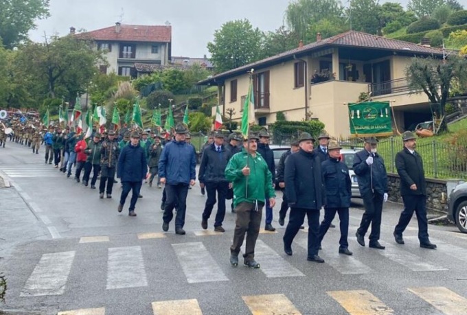 Sessant’anni e non sentirli: grande festa con gli Alpini
