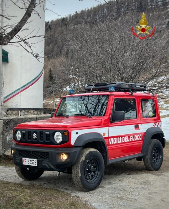 Ciclista cade in zona impervia a Consonno, recuperato dai Vigili del fuoco