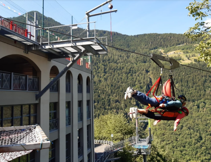 Precipita e muore al Fly Emotion: impianto sequestrato, disposta l’autopsia