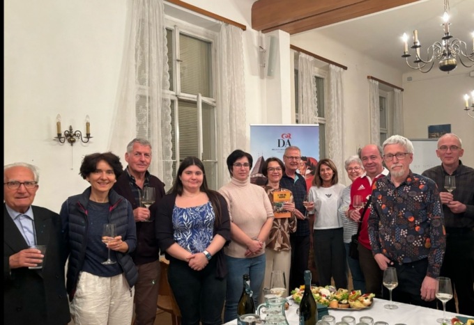 La presidente del Comitato Gemellaggio di Olgiate presenta il suo libro a Tenerife