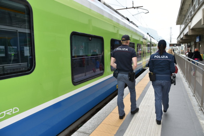 Blitz della Polizia in stazione
