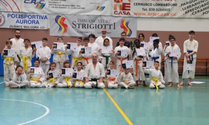 Polisportiva Aurora: 22 nuove cinture per il corso di Karate