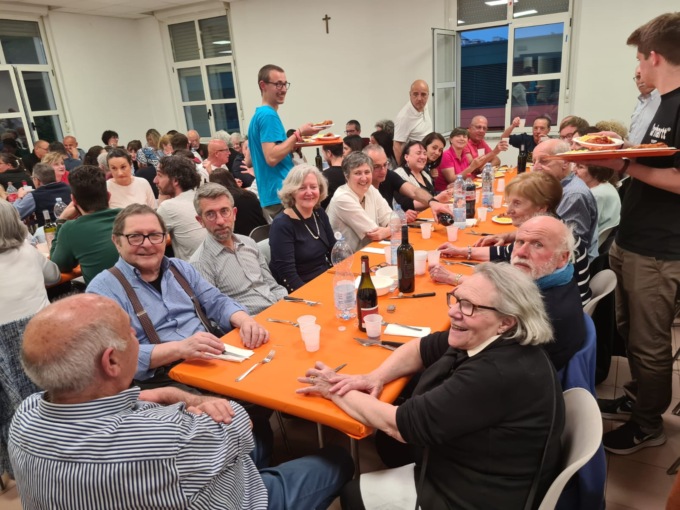 Cena dei Lions Club: lotteria solidale, anniversari e ricordi