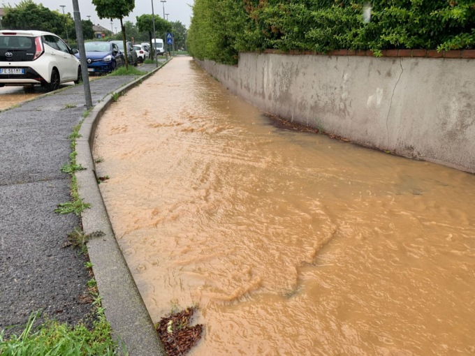Maltempo, strade e sottopassi chiusi
