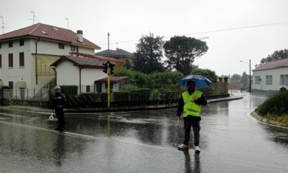 Maltempo: strada ancora chiusa e il sindaco diventa... vigile