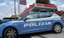 Tenta di dar fuoco a un distributore di benzina, arrestato un 44enne