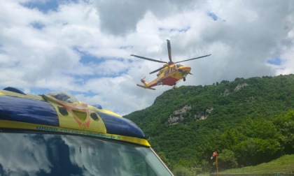 Rimane ferito gravemente mentre è in canoa, soccorsi in azione