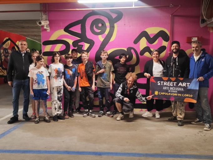 Concluso il progetto di street art nel silos di via Cazzaniga a Merate