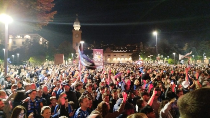 Festa Atalanta in tutta la Bergamasca MANDACI LE TUE FOTO