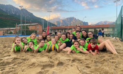 Volley Team Brianza: cala il sipario sui campionati ma ci si continua ad allenare...sulla sabbia!