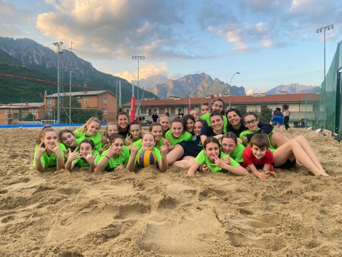 Volley Team Brianza: cala il sipario sui campionati ma ci si continua ad allenare…sulla sabbia!