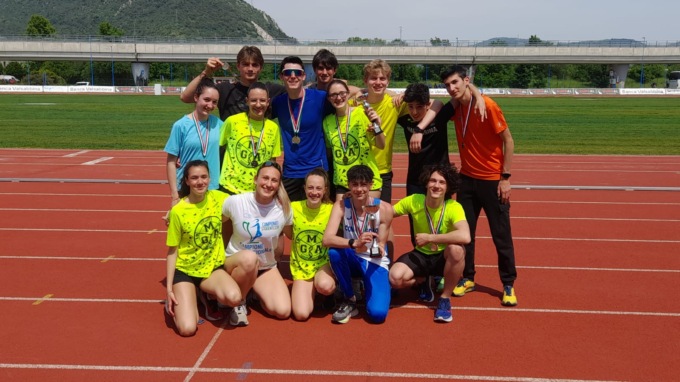 Atletica, gli studenti del Liceo Agnesi di Merate vincono il titolo regionale