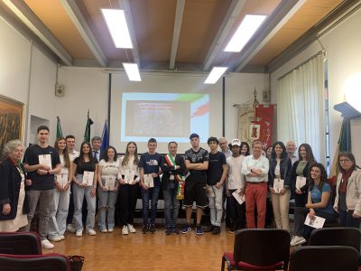 Consegnate le Costituzioni ai 18enni: “Siate cittadini consapevoli”