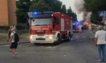 Autobus in fiamme, grande paura