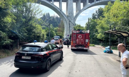 Gesto disperato: giovane si getta da un ponte in Brianza