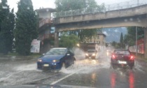 Nubifragio sul Lecchese, strade allagate e vento forte FOTO e VIDEO