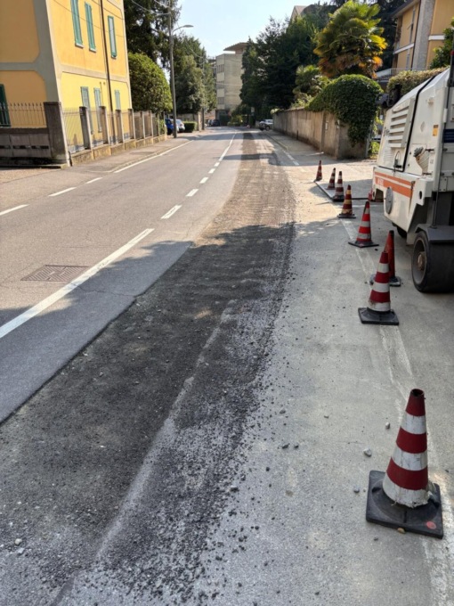 Lavori in viale Cornaggia, i residenti: “Pericolosi e non segnalati”