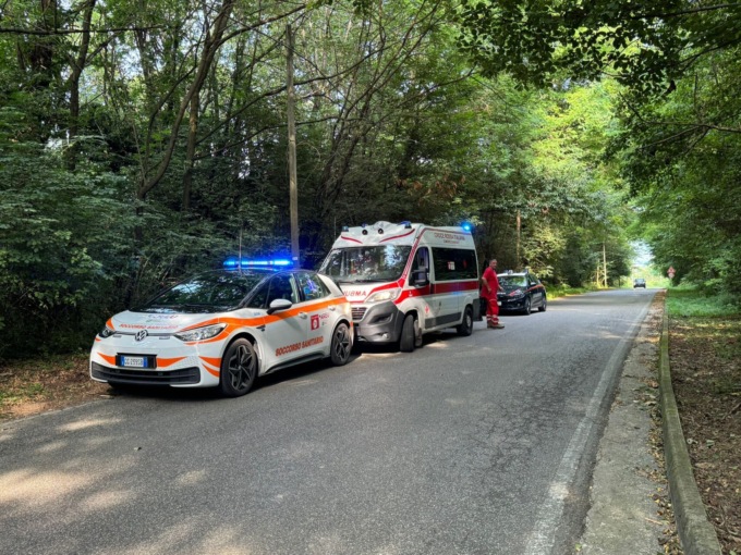 Cade nel bosco, soccorso un 30enne