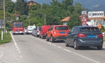 Incidente tra due auto al confine tra Calco e Brivio