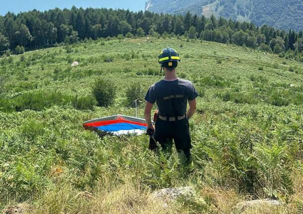 Schianto in deltaplano al decollo: morto un uomo di sessant’anni