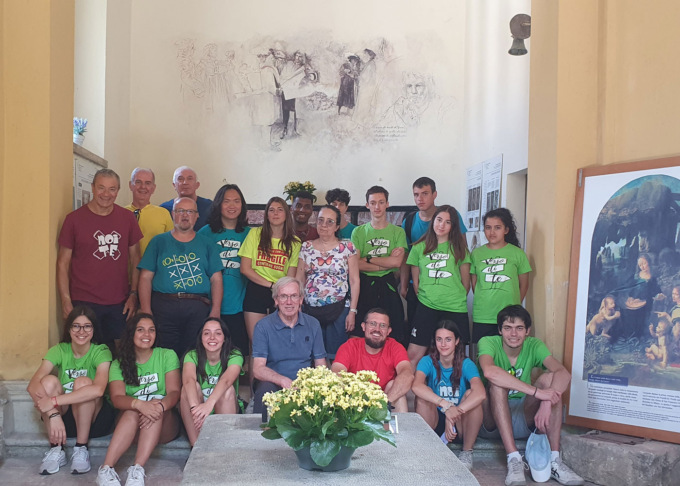 In visita alla chiesetta dell’Addolorata anche i ragazzi dell’oratorio