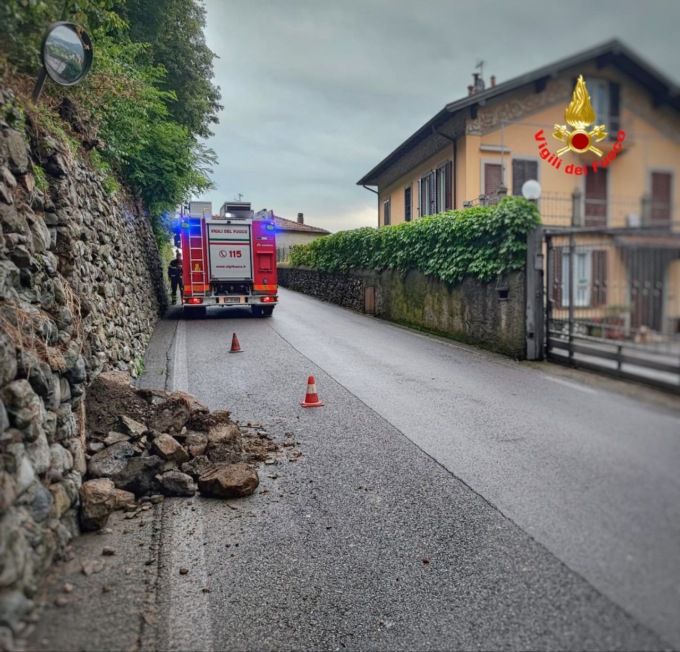 Maltempo: mobilitazione dei Vigili del fuoco per frane e incidenti