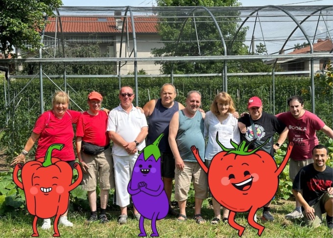 Volontaria-Mente porta il suo orto sociale in piazza Prinetti