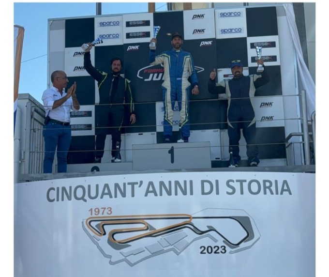 Roberto Di Modugno sul podio nel caldo torrido di Magione