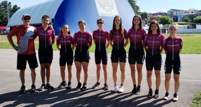 Pattinaggio a rotelle, impazzano i corsi base: a Paderno d’Adda quattro mesi di prove per bambini e bambine