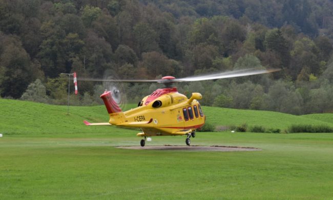 Vola con l’Apecar nella scarpata: muore volontario 70enne