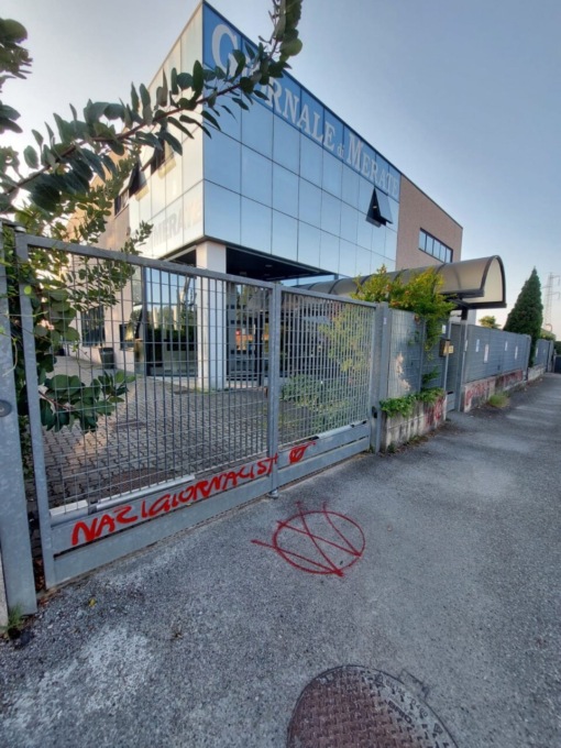 Attacco No vax alla redazione del Giornale di Merate