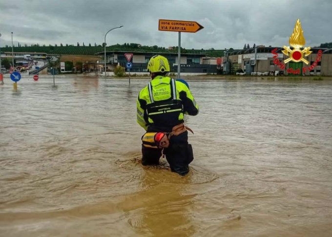 Anche i Vigili del fuoco di Lecco nell’inferno del maltempo in Emilia e Marche