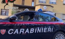 In fuga dopo cinque rapine, si schianta con lo scooter contromano: arrestato un 37enne