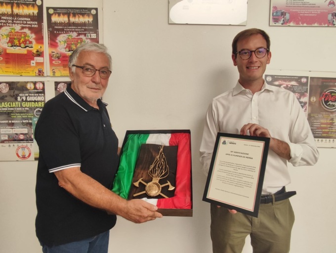 Merate, al Fire Party premiato Galbusera, storico presidente degli Amis di Pumpier de Meràa