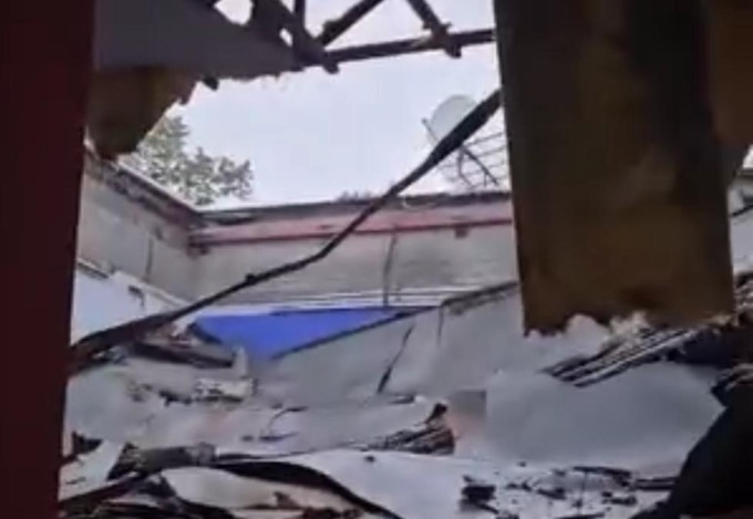 Maltempo nel Meratese e Casatese. A Casatenovo crolla il tetto dell’Auditorium delle scuole medie