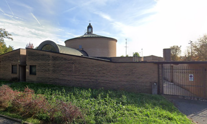 Investito dalla sua auto nel box: giovedì i funerali