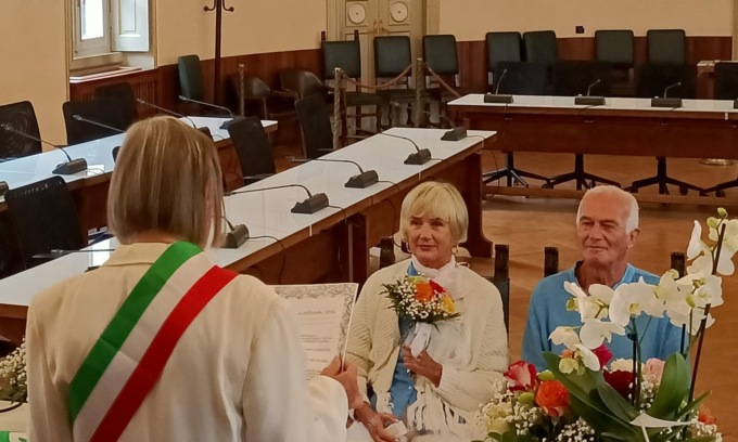 Si sposano dopo essersi incontrati dopo 60anni