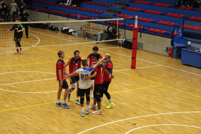 Lo scontro d’alta classifica viene risolto dai rossoblù: tie-break vincente di Cisano