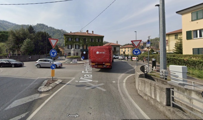 Si installa la pensilina del nuovo sottopasso: cambia la viabilità