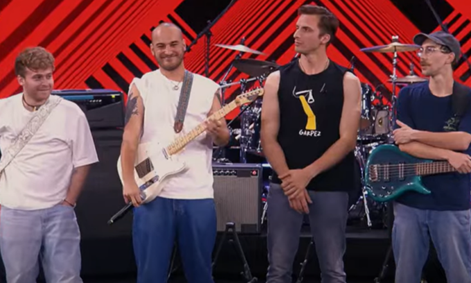 Gli “Speakeasy” piacciono, ma i live di “X-Factor” sfumano all’ultimo