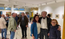 Calco, in tanti all'inaugurazione della mostra "Visioni contemporanee"