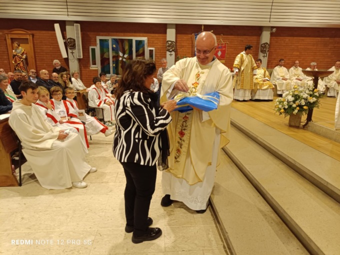 Don Luigi Peraboni festeggia l’ingresso nella sua nuova parrocchia
