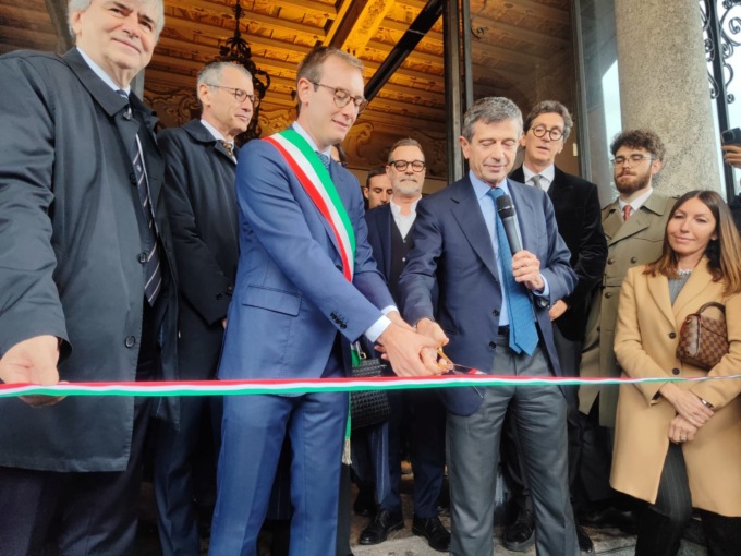 Caravaggio a Merate: inaugurata la mostra di Narciso ma senza La Russa