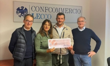 Confcommercio, nuova donazione al Nespolo grazie allo spettacolo dei Legnanesi