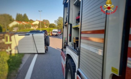 Grave incidente lungo la Provinciale, auto ribaltata