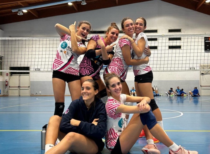 Sei sorelle in campo nella stessa squadra di pallavolo, una storia nata sotto rete