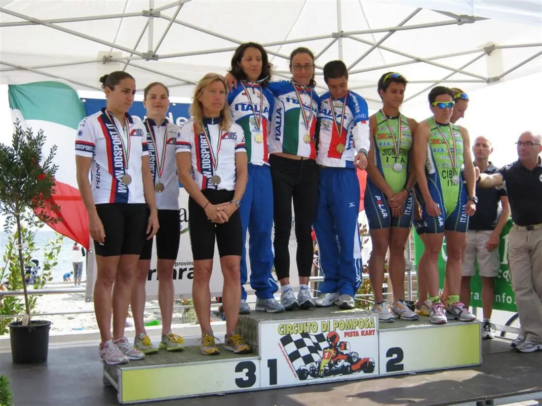 Campionesse Italiane Triathlon a staffetta 2010. (Da sx Bonin, io e Massari)