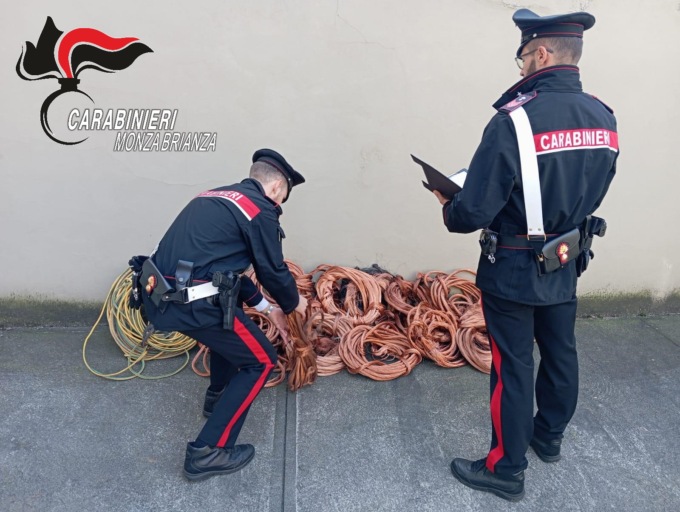 Viaggia con 300 chili di rame in auto: denunciato un 31 enne