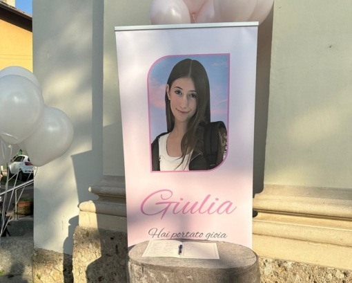 L’ultimo saluto a Giulia Cerini, tutto il paese si è fermato